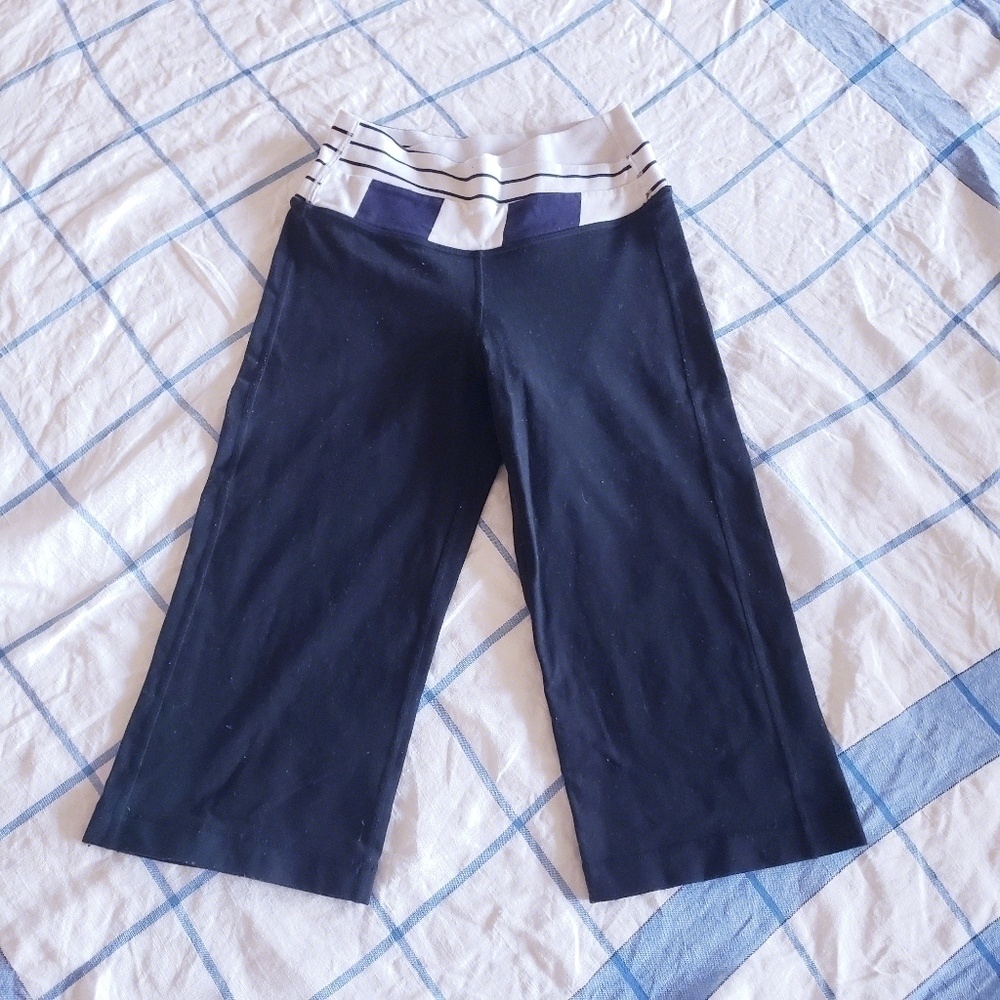 🪴BOGO FREE🪴 Lululemon Crop Size 2